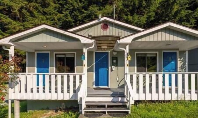 Alert Bay Cabin | (C) Sterling Standard Cabin (Pet Friendly)