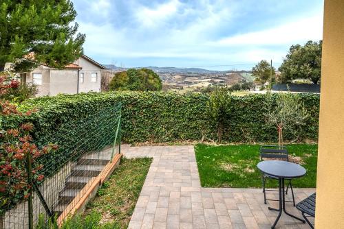 Camerano Apartment | C012 - Camerano, bilocale con doppi servizi e giardino panoramico