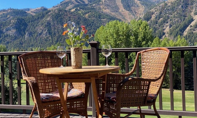 Sun Valley Condo | C21 Bigwood - Stunning Baldy Views
