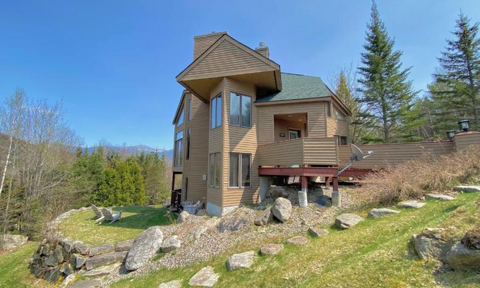 Bretton Woods Villa | C3 Crawford Ridge Townhome with Mt Washington views - just a short walk from ski lodge and slopes