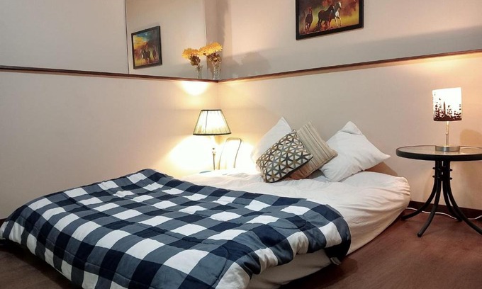 Cloverdale House | C4 Cheap Cozy Open Room in Lovely home in Surrey for 1-3 people