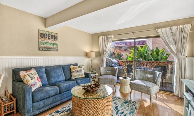 Avalon Condo | C50: Cozy Bahia Vista Condo, Private Balcony, BBQ, Pool