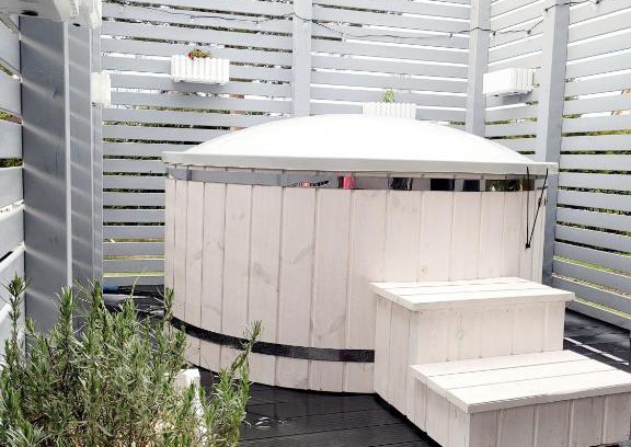 Nadole House | Całoroczny domek w Nadolu z Jacuzzi na tarasie