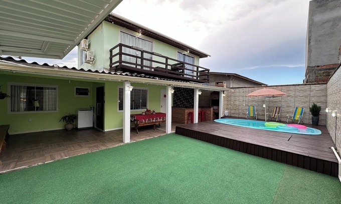 Florianopolis House | Casa com Piscina em Florianópolis, a 9 Minutos do Aeroporto- Para até 14 Pessoas