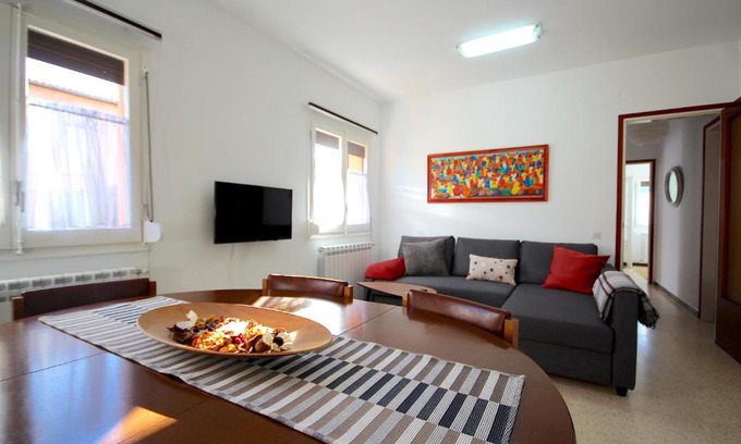 Salas de Pallars Apartment | Ca La Lluïsa - Holiday Apartment