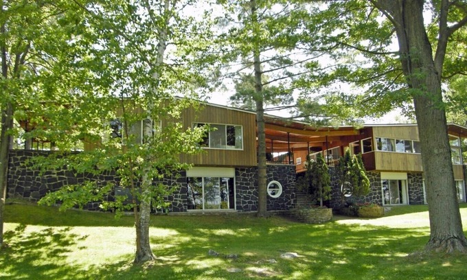 Leeds and the Thousand Islands Cottage | Island Paradise at Totem Point on Tar Island in the 1000 Islands