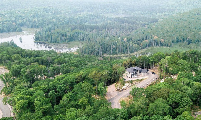 Dwight House | Modern Muskoka Cottage with Lake Views
