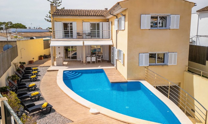Alcanada Ski Chalet | CA'N GAYA for 8 with swimming pool in Alcudia near the beach