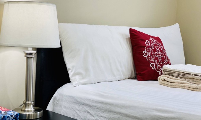 Queensborough House | Cozy and clean bedroom