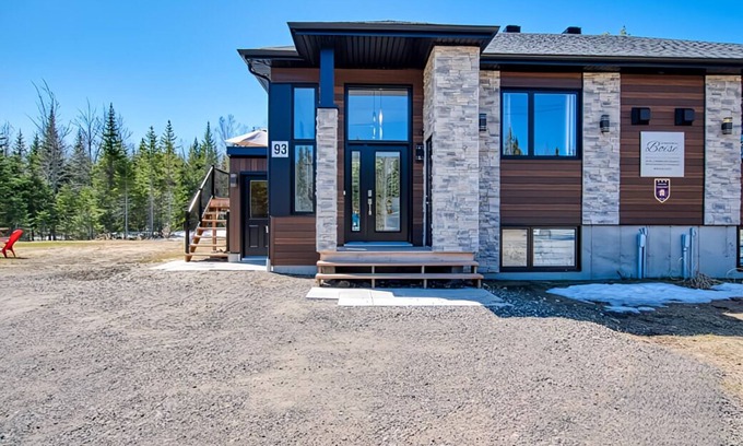 Petite-Riviere-Saint-Francois Ski Chalet | Cottage Quebec - Olivine