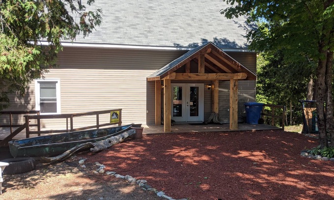 L'lle-du-Grand-Calumet Cottage | Lux/waterfront all inclusive on Ottawa River🛶🚣🎣