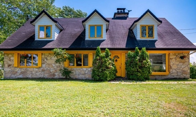 St-Francois-de-l'Ile-d'Orleans House | La Maison de Campagne