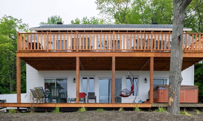 St-Francois-de-l'Ile-d'Orleans House | La Maison des Sous-bois