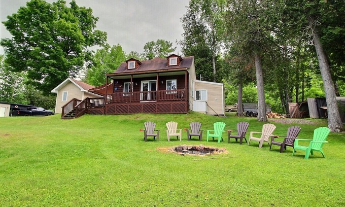Sainte-Therese-de-la-Gatineau Ski Chalet | Thirty-one thousand memories