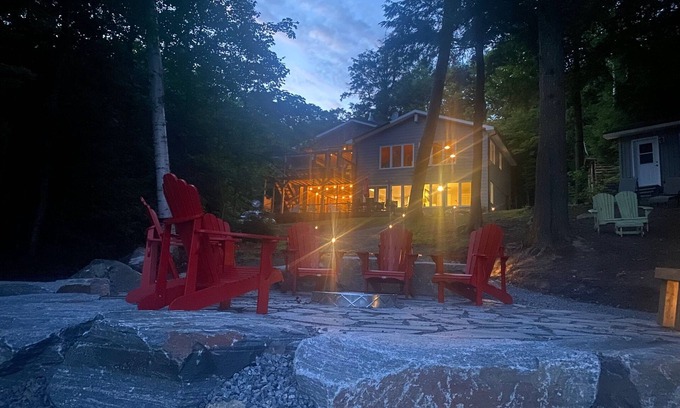 Unorganized Centre Parry Sound Cottage | Private Lakefront Cottage on Deer Lake