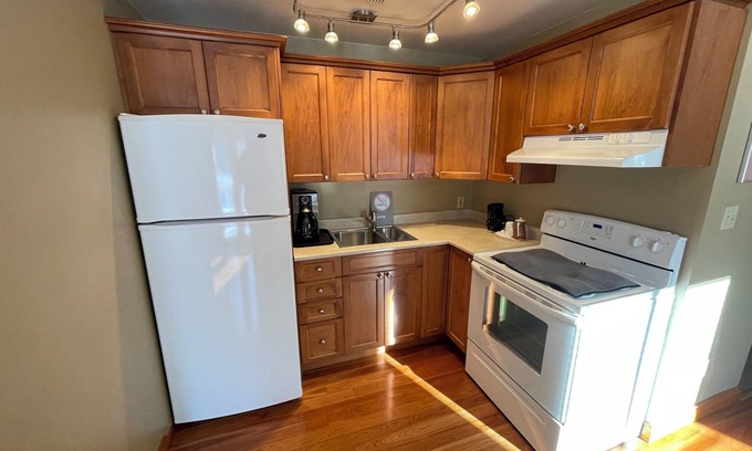 Unorganized Centre Parry Sound Cabin | Bucks Lodge and Grill