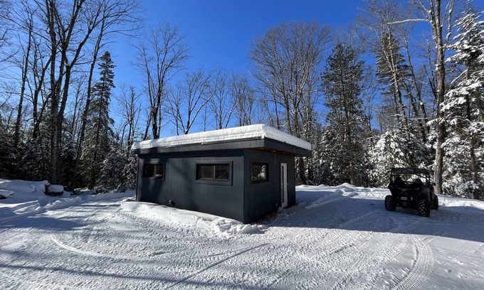 Unorganized Centre Parry Sound Cabin | Delightful newly built 1-Bedroom Tiny House in the forest