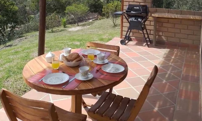 Villa de Leyva Cottage | Cabaña con espectacular vista a 5 minutos del pueblo, para 3 personas.