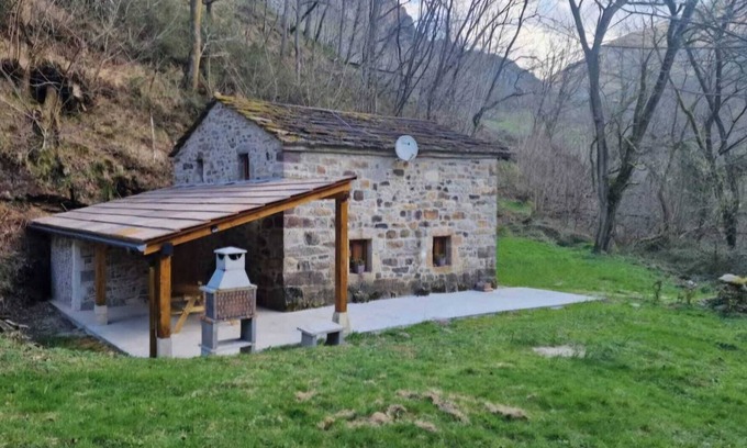 San Roque de Riomiera Cabin | Cabaña del Río