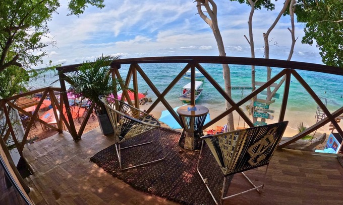 Bocachica Cabin | Cabaña de 2 Pisos Frente al Mar- Isla Barú