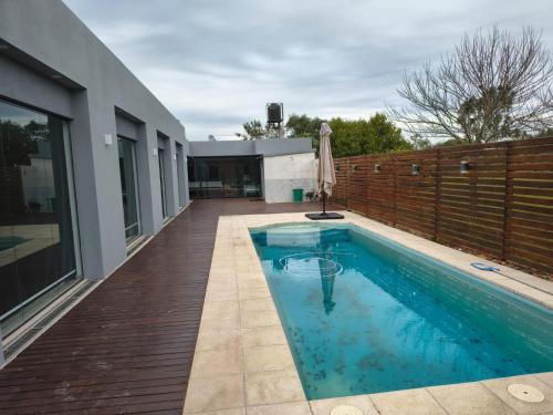 Formosa House | Cabaña La Luisa DOS pileta quincho salon