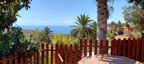 Alojera House | Cabaña Los Palmeros, vista al mar y la montaña