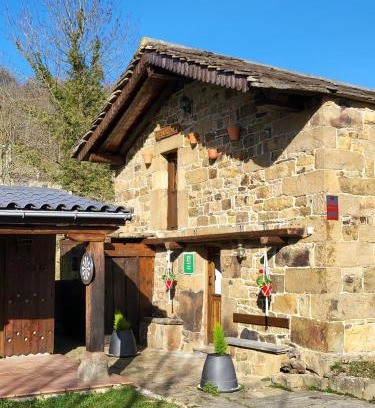 San Pedro del Romeral House | Cabaña Pasiega La Quemada