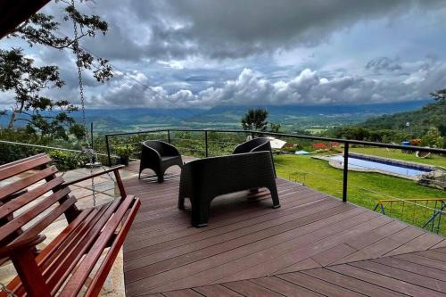 La Suiza House | Cabaña Vistas Paraíso