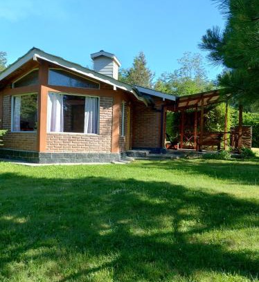 Lago Puelo Ski Chalet | Cabañas La Perla