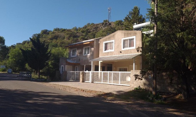 Potrero de los Funes Ski Chalet | Cabañas Pueblo de J e s u s