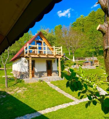 Cornereva Cabin | Cabană tip A Wild Glamping Cornereva