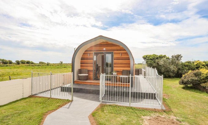 Bryngwran House | Caban Cariad