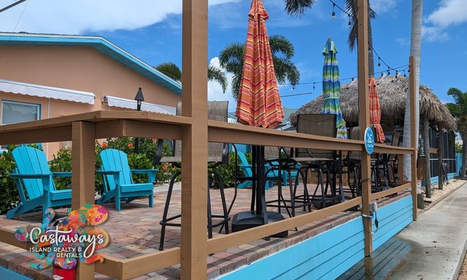 Saint James City Cabin | Cabana @ 2 Fish Inn Pool Side