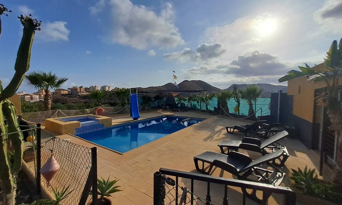 Aguilas Villa | "Cabaña marinera" Villa with jacuzzi and swimming pool 1 km from the beach, with billiard.
