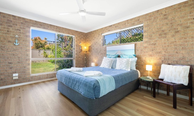 Bogangar House | Cabarita Beach - 3 bedroom house walking distance to beach & shops.