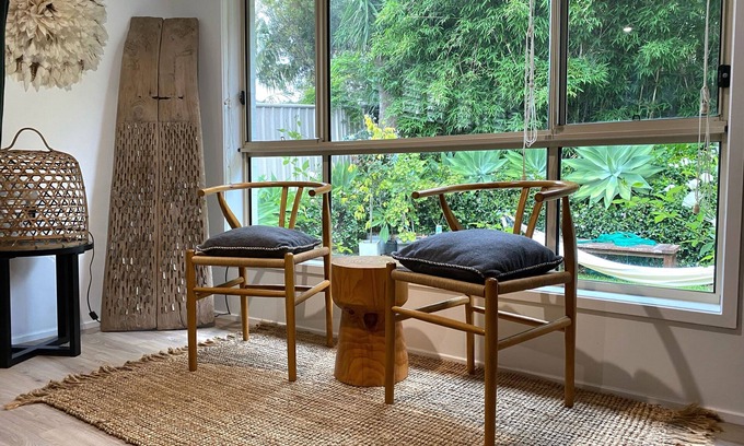 Kiama House | Cabbage Tree Art House. $50 food & drinks voucher for all 3 night winter stays.
