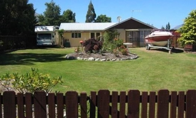 Glenorchy House | Caberfeidh Retreat .Hunting , Fishing and Tramping