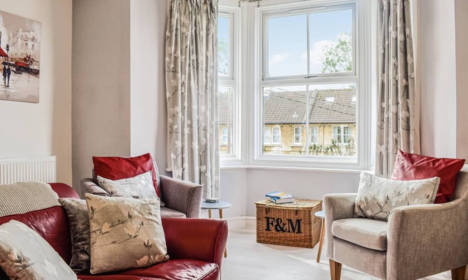 Bradford-on-Avon Cottage | Cabin ∙ 1 bedroom ∙ 2 guests
