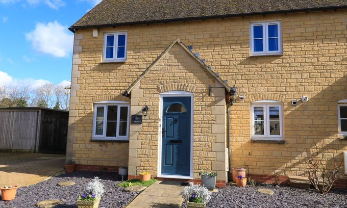 Moreton-in-Marsh Cottage | Cabin ∙ 1 bedroom ∙ 2 guests