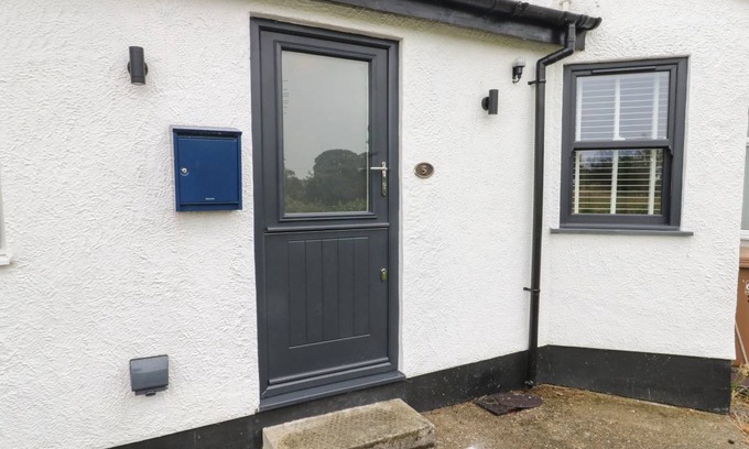 Llanrug Cottage | Cabin ∙ 1 bedroom ∙ 2 guests