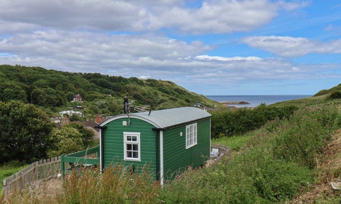 Skinningrove Cottage | Cabin ∙ 1 bedroom ∙ 2 guests