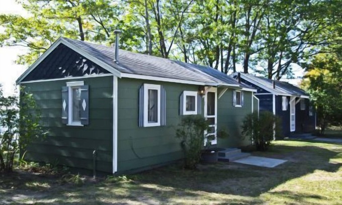 Carp Lake Cabin | Cabin #1 - Cedar Village by RedAwning