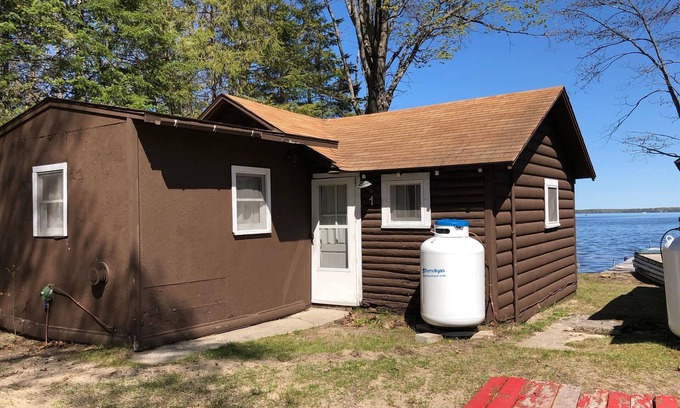 Carp Lake Cabin | Cabin #1 - "Chickagami"