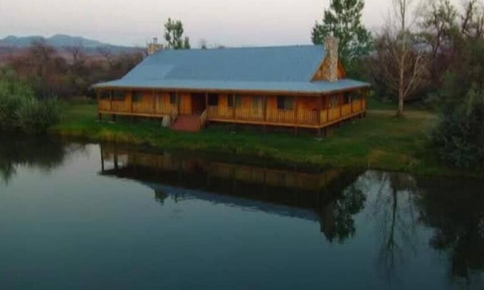 Thermopolis Cabin | Cabin 1 .