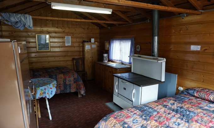 Bellvue Cabin | Cabin 2 at Sportsman’s Lodge, Rustic Cabin 2 at Sportsman's Lodge