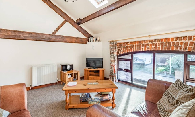 Poulton-le-Fylde Cottage | Cabin ∙ 2 bedrooms ∙ 4 guests