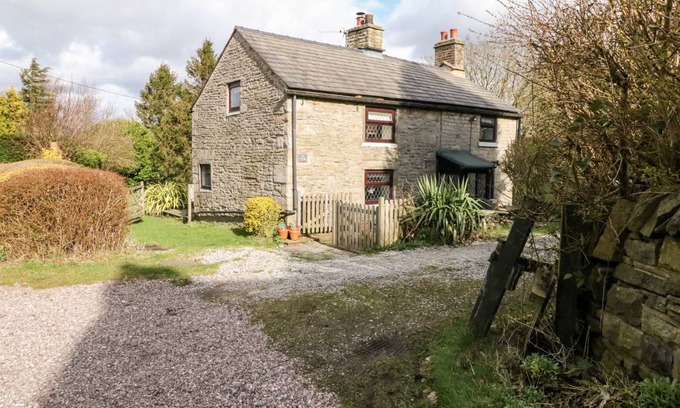 Hollingworth Cottage | Cabin ∙ 2 bedrooms ∙ 4 guests