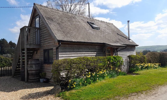 Clun Cottage | Cabin ∙ 2 bedrooms ∙ 4 guests