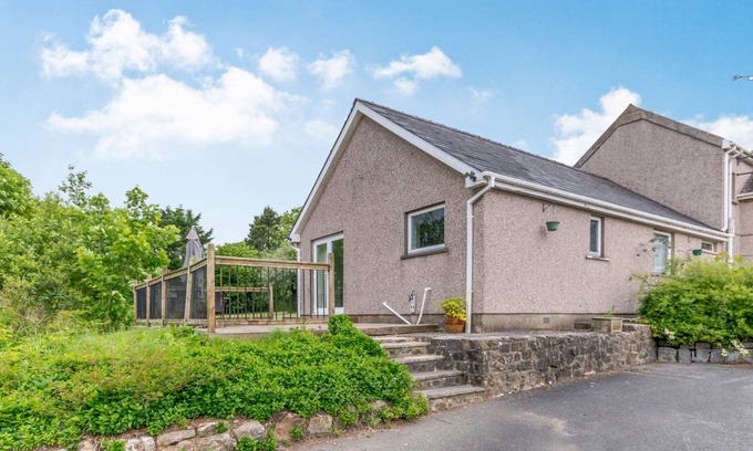 Llanybri Cottage | Cabin ∙ 2 bedrooms ∙ 4 guests