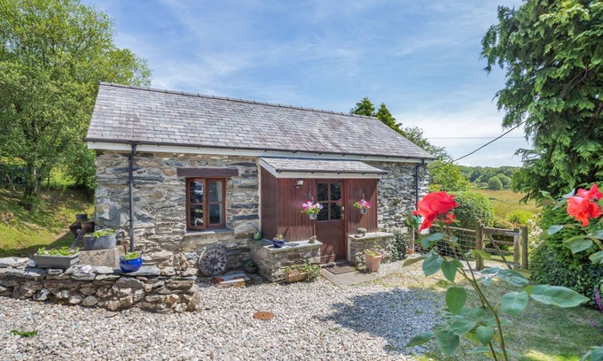 Beddgelert Cottage | Cabin ∙ 2 bedrooms ∙ 4 guests